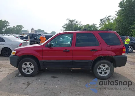 2005 Ford Escape Xlt z USA, uszkodzony, nr VIN 1FMYU93125KB84638